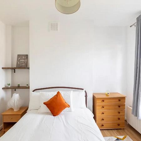 Large, Bright And Spacious 3 Bed Flat In Лондон Екстер'єр фото