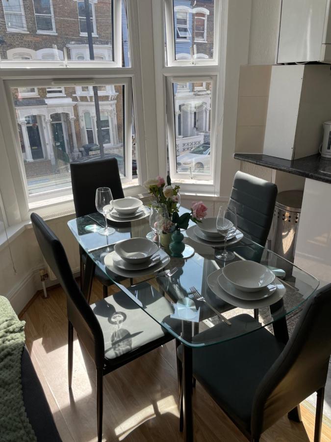 Large, Bright And Spacious 3 Bed Flat In Лондон Екстер'єр фото