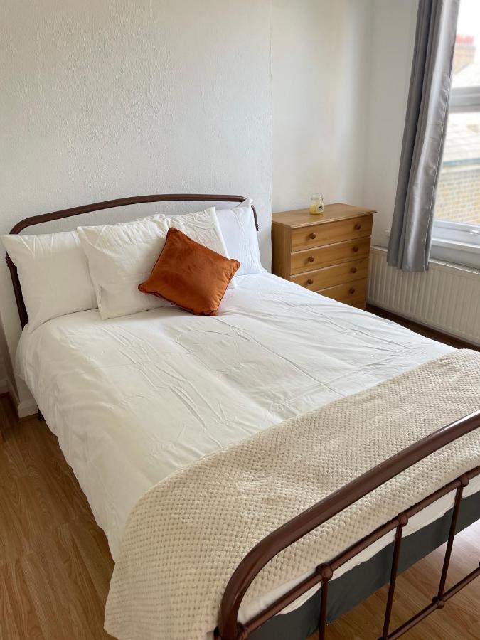 Large, Bright And Spacious 3 Bed Flat In Лондон Екстер'єр фото