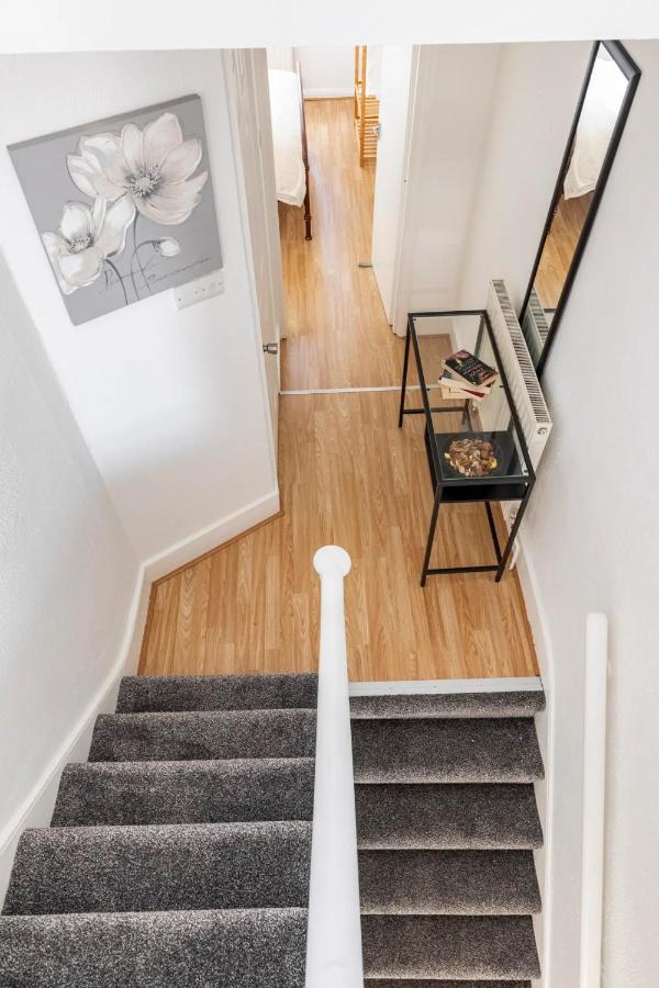 Large, Bright And Spacious 3 Bed Flat In Лондон Екстер'єр фото